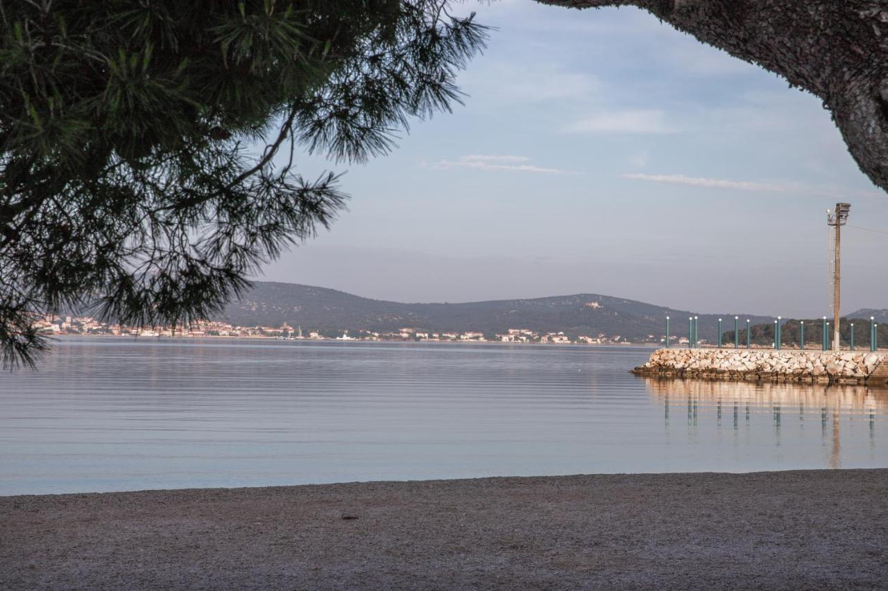Apartmani Dina Biograd Na Moru Exterior foto