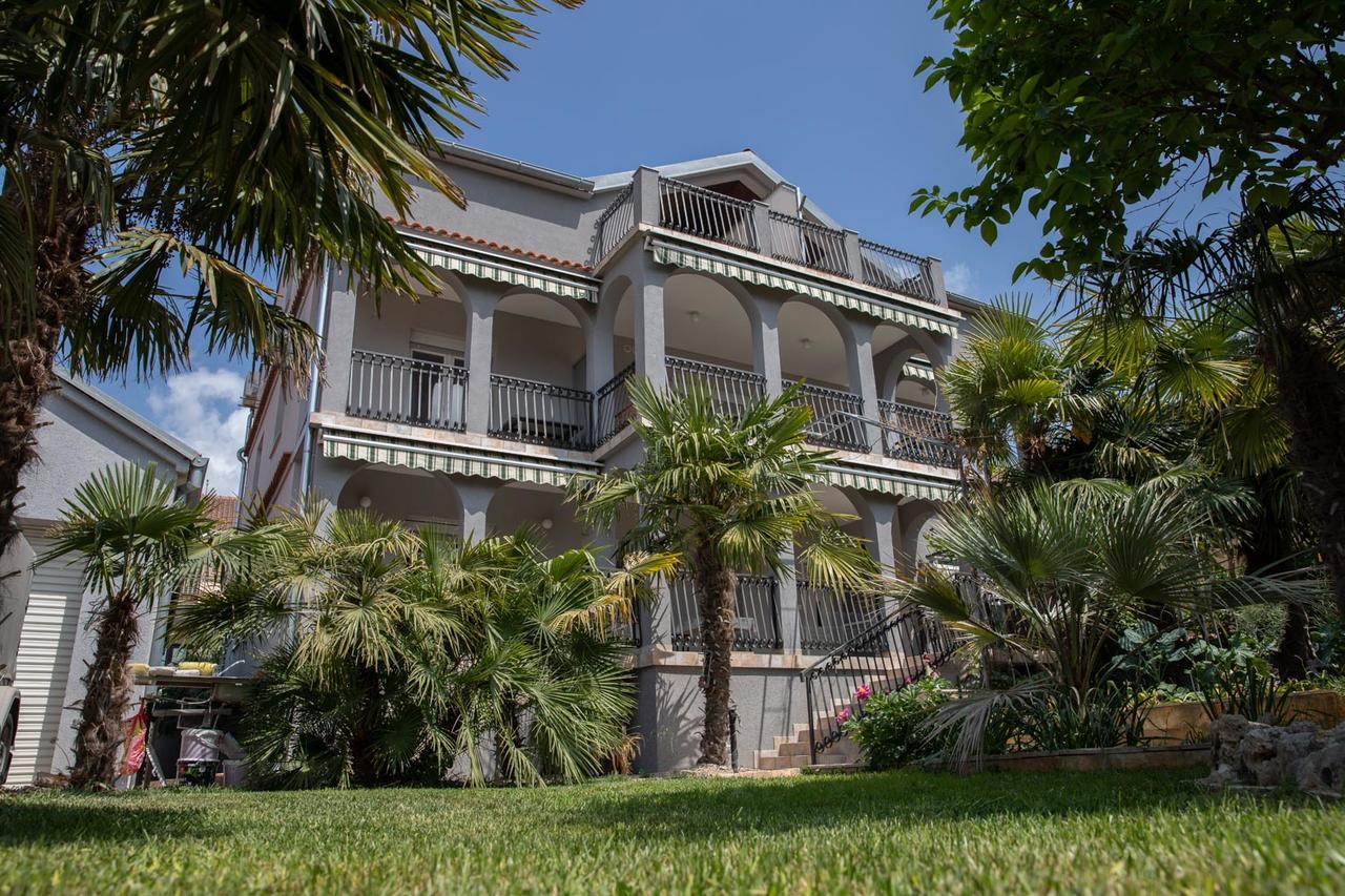 Apartmani Dina Biograd Na Moru Exterior foto